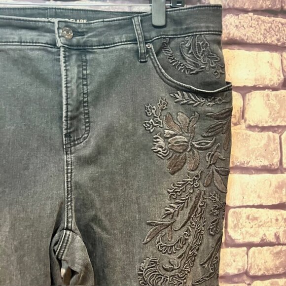 Chico's So Slimming Black Girlfriend Flare Style Jeans Size 16 - Picture 3 of 9